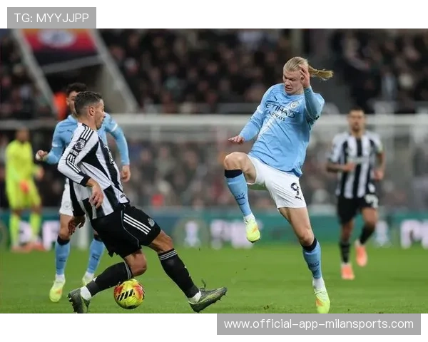 哈兰德助攻福登，曼城在欧冠小组赛中保持不败，哈兰德穿曼城球衣