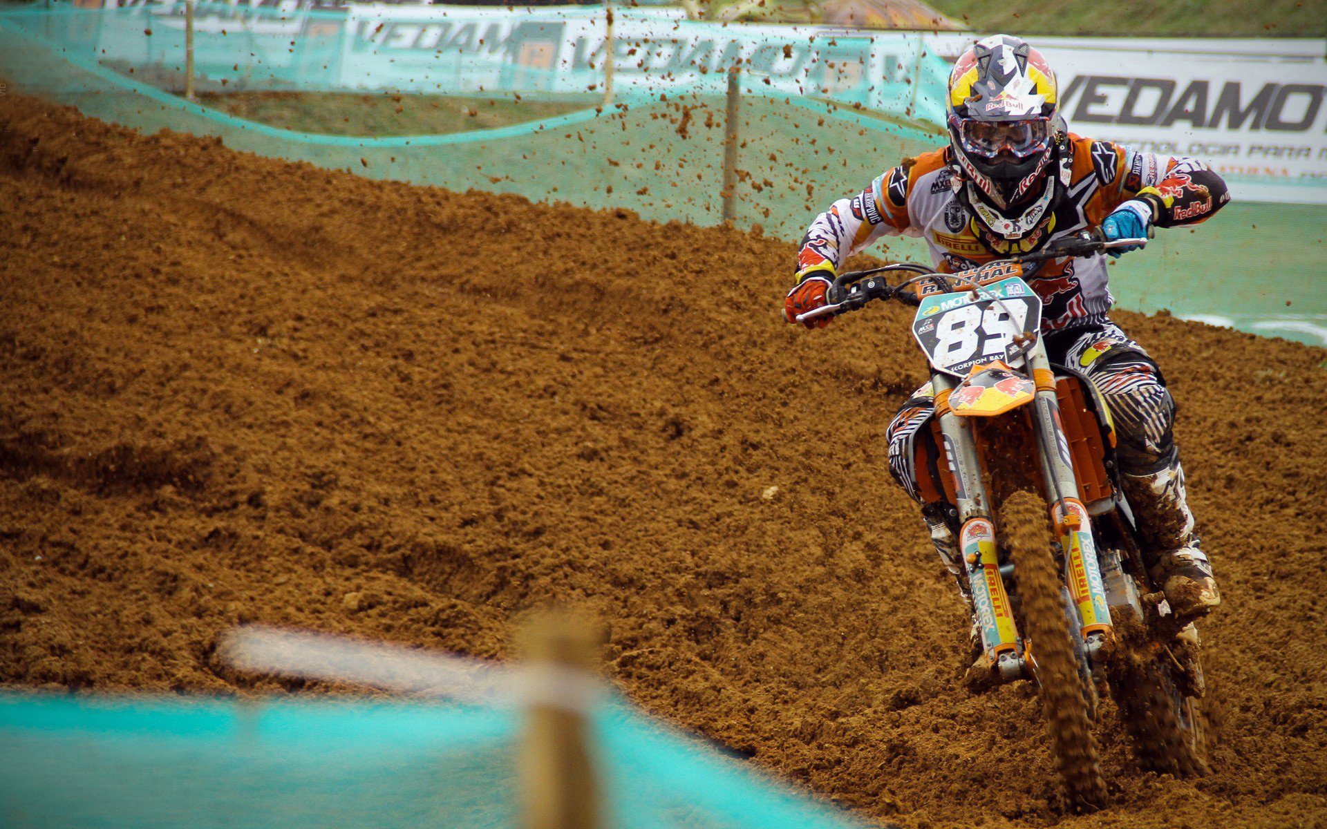 米兰体育网页版登陆-“马科斯·梅特罗的强悍防守与精准传球，带领阿根廷美洲狮队取得新突破”